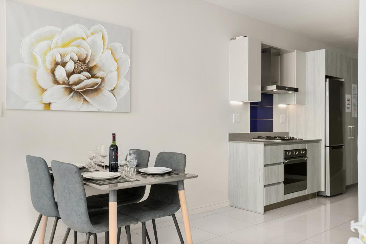 Easy Stay - The Median Rosebank Johannesburg Buitenkant foto