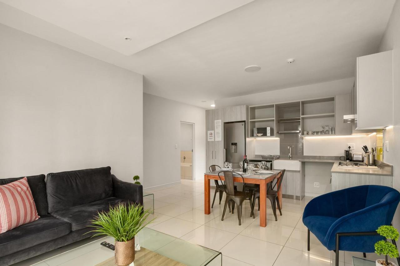 Easy Stay - The Median Rosebank Johannesburg Buitenkant foto