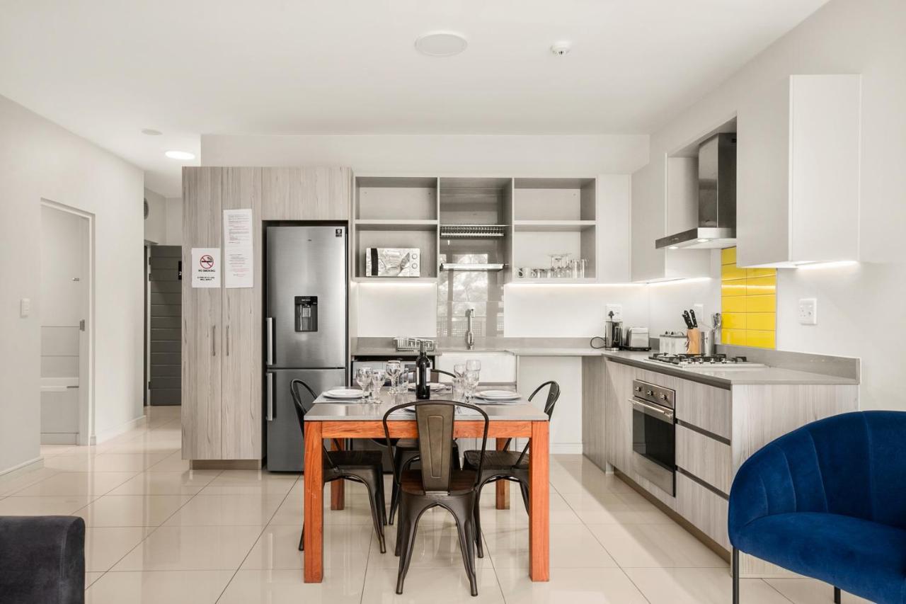 Easy Stay - The Median Rosebank Johannesburg Buitenkant foto