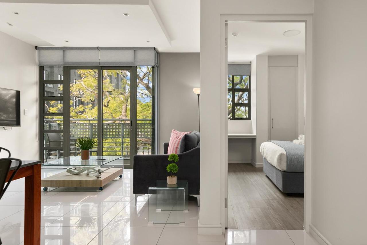 Easy Stay - The Median Rosebank Johannesburg Buitenkant foto
