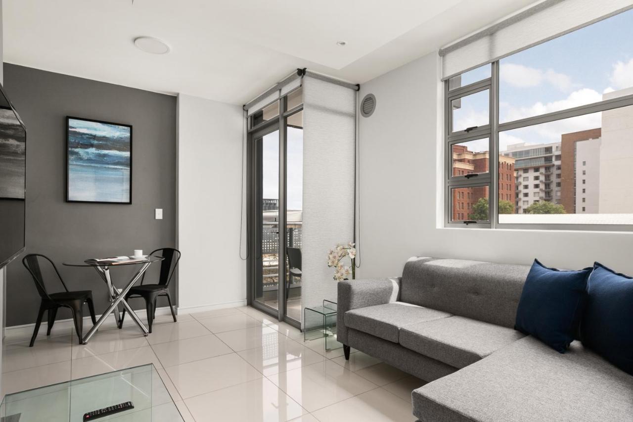 Easy Stay - The Median Rosebank Johannesburg Buitenkant foto