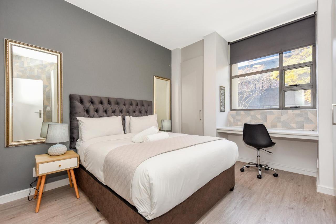 Easy Stay - The Median Rosebank Johannesburg Buitenkant foto