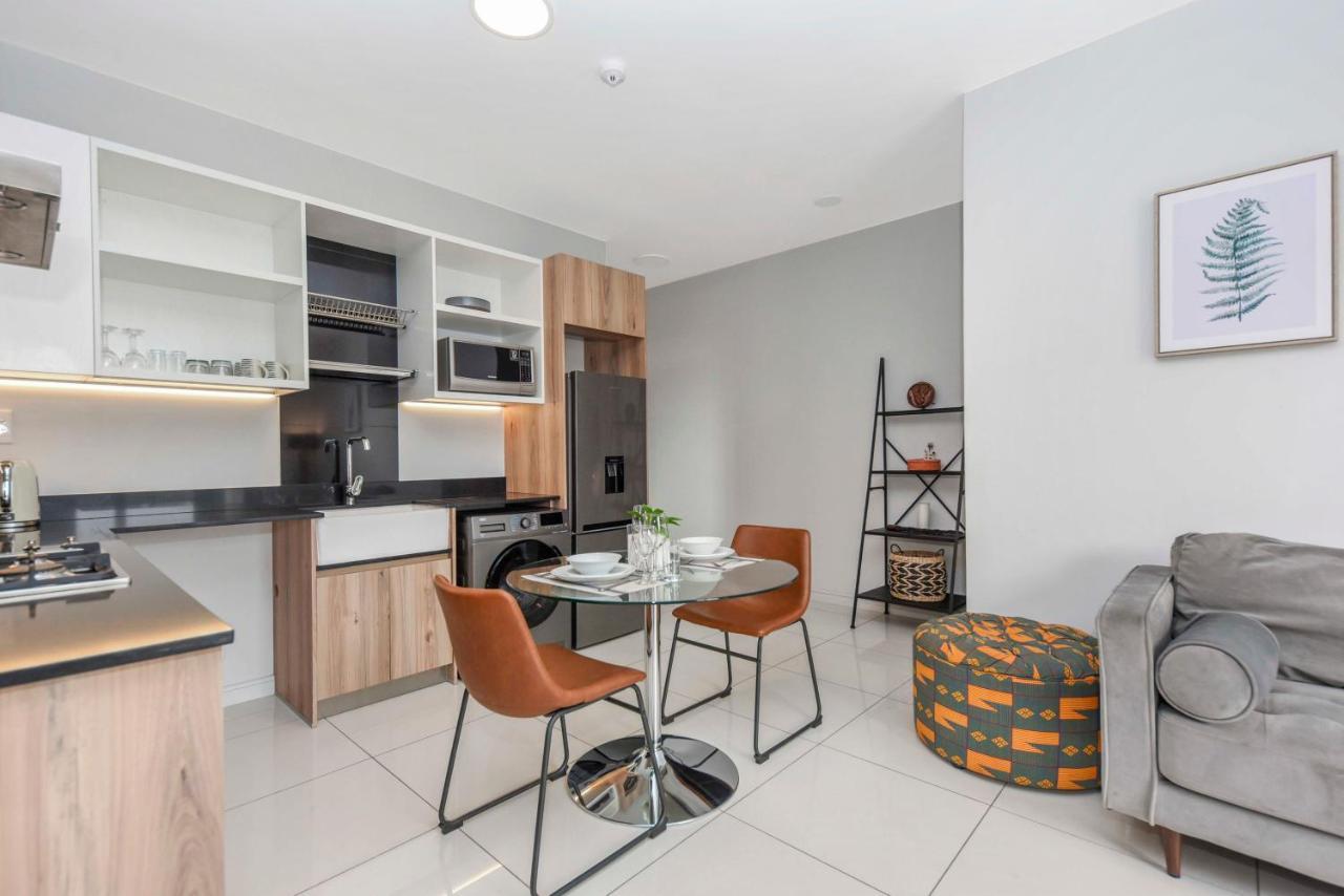 Easy Stay - The Median Rosebank Johannesburg Buitenkant foto