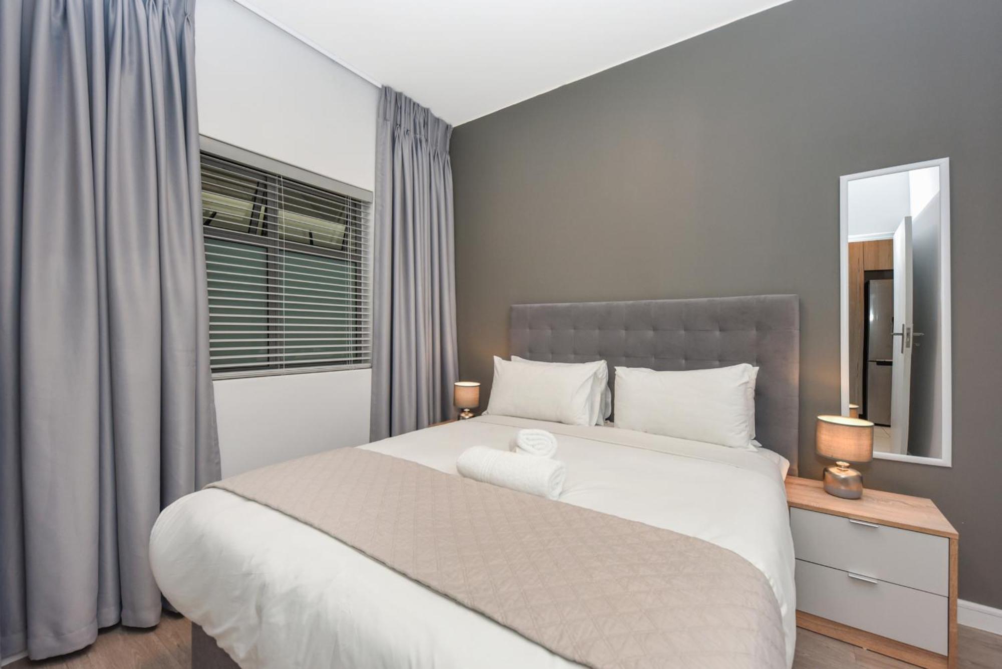 Easy Stay - The Median Rosebank Johannesburg Buitenkant foto