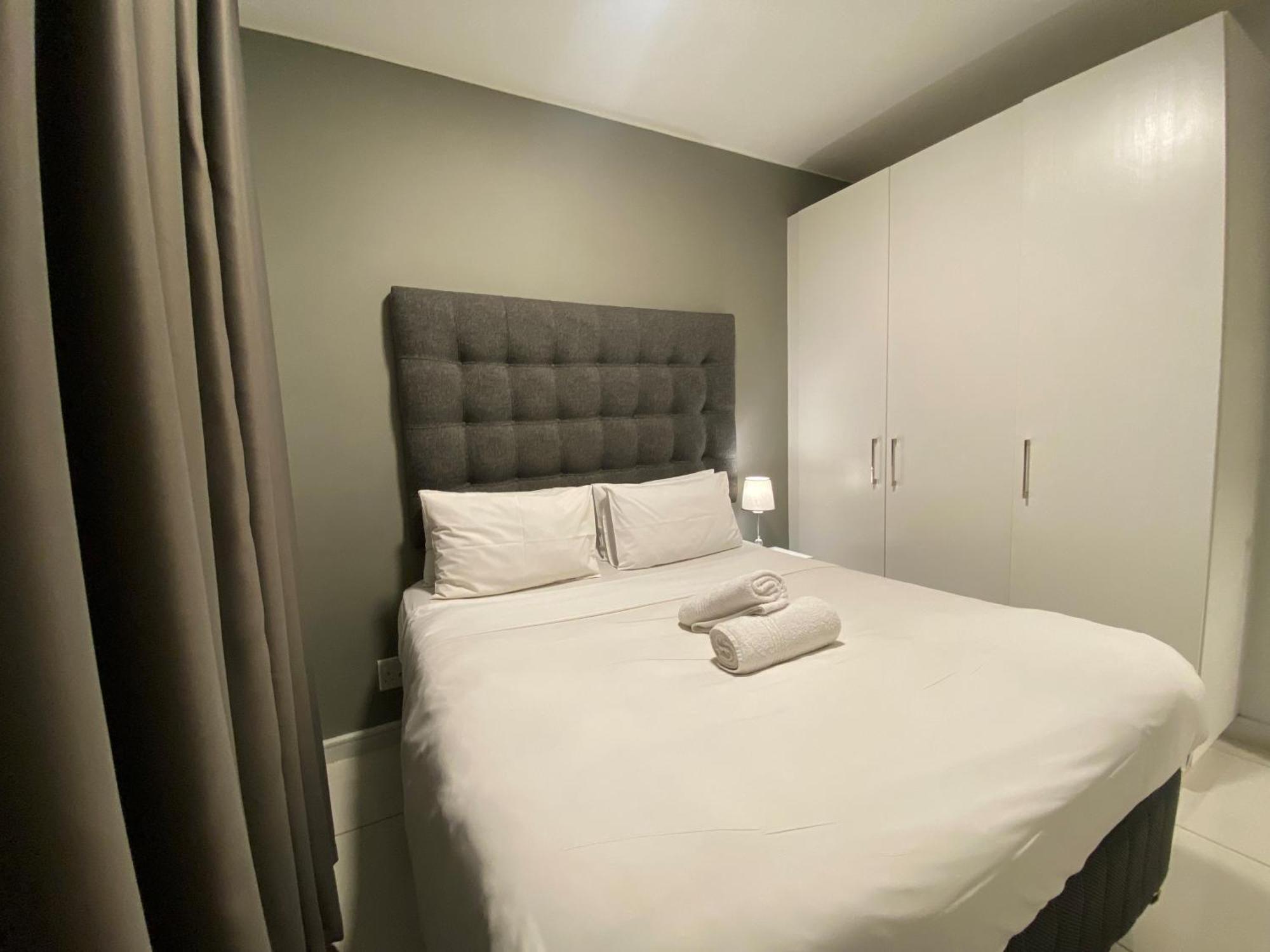 Easy Stay - The Median Rosebank Johannesburg Buitenkant foto
